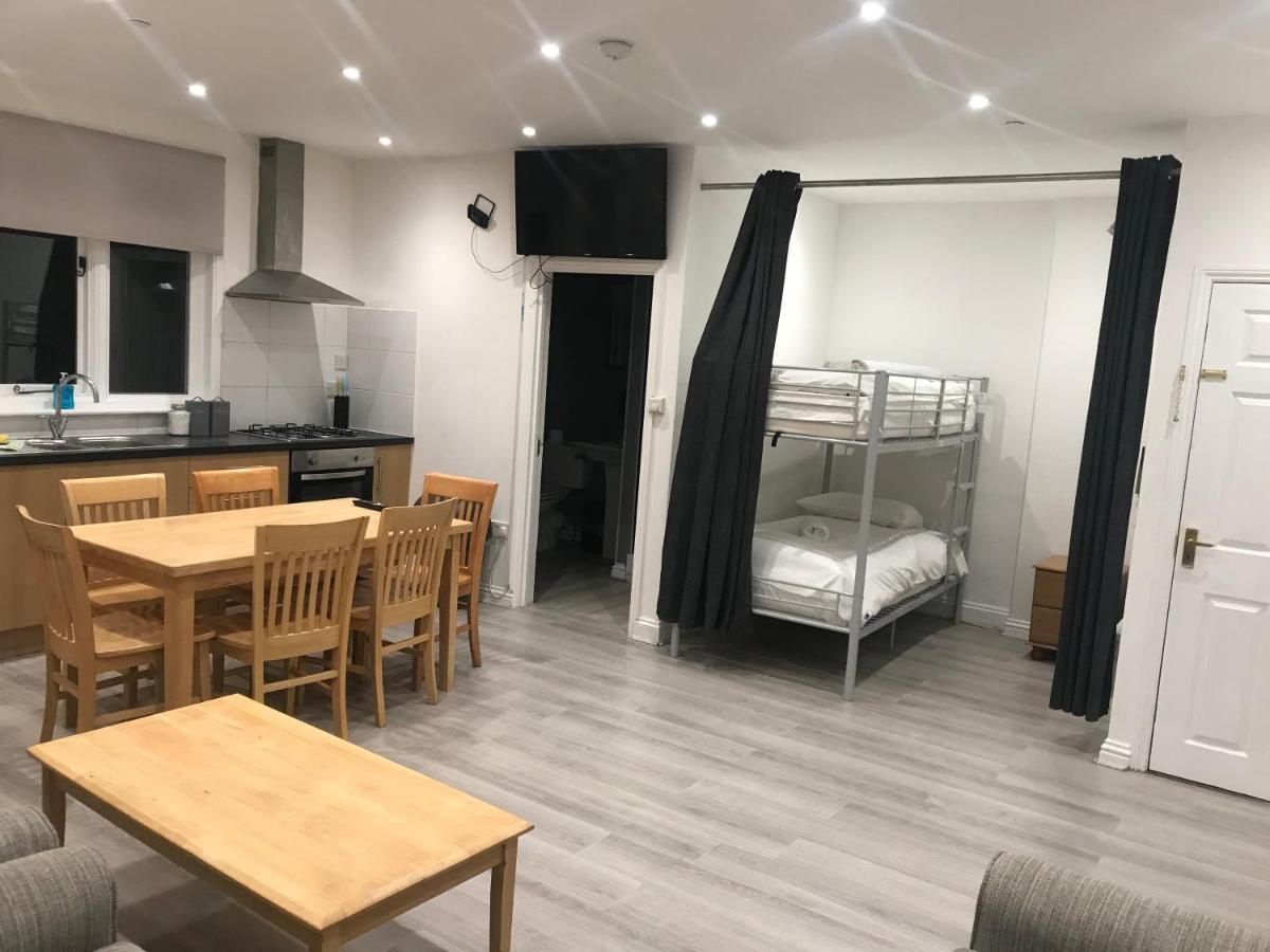 Appartement Spacious Entire Two Double Bedrooms Flat, N 3